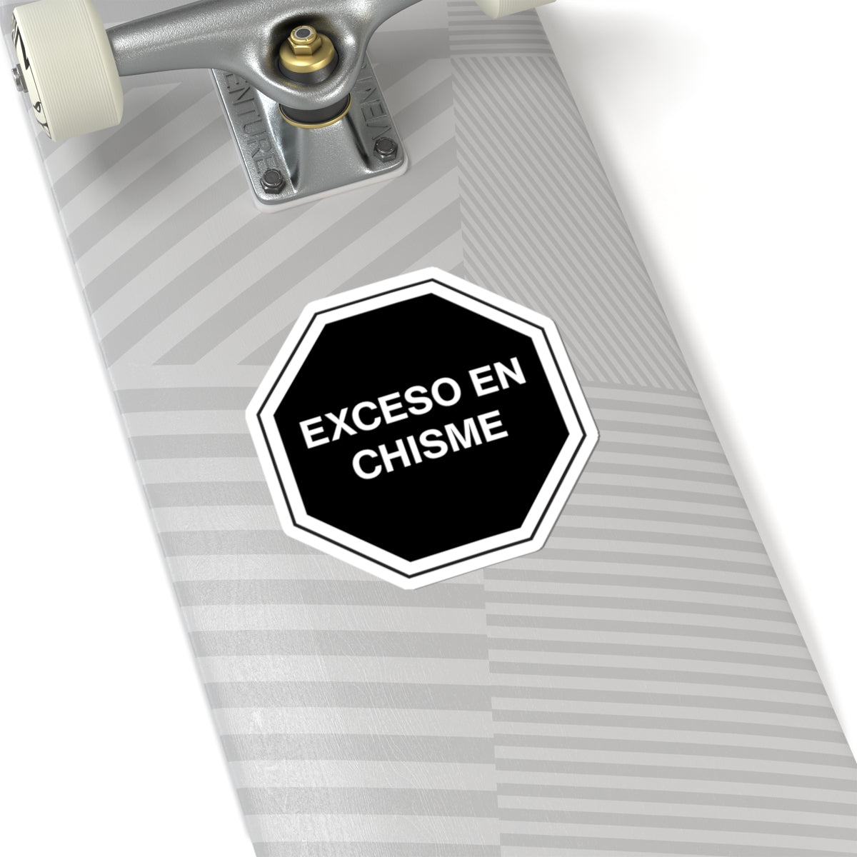 EXCESO EN CHISME – Pegatina cortada en beso | EXCESO EN™